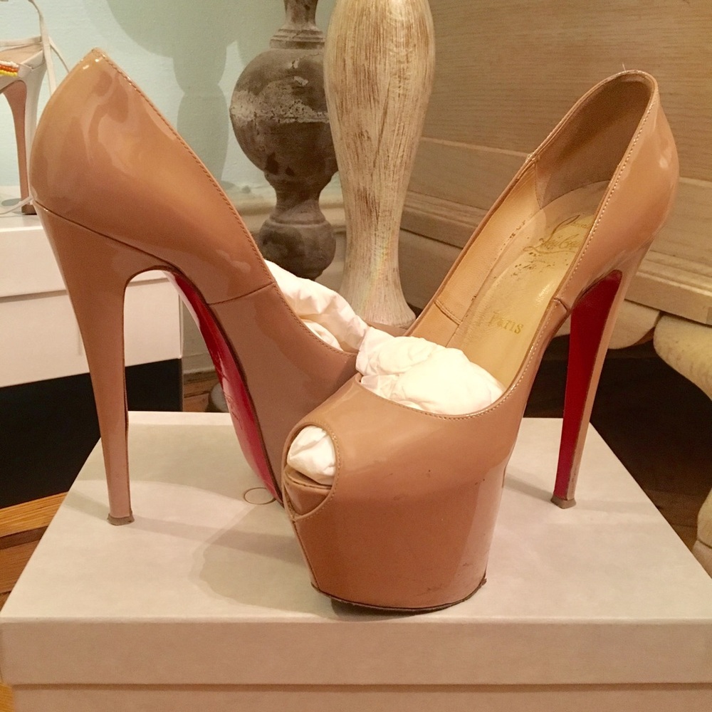 Christian Louboutin Nude Patent Highness 160